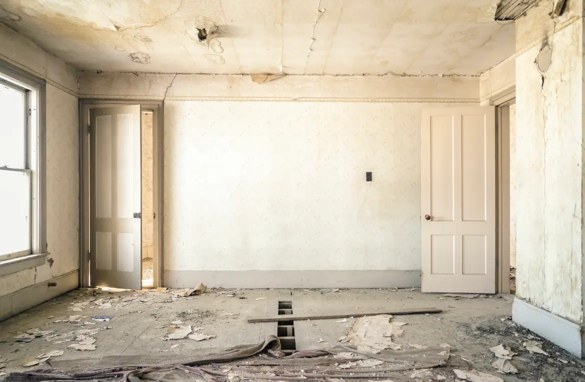 Waste disposal crew managing a cleanout project in West DeLand